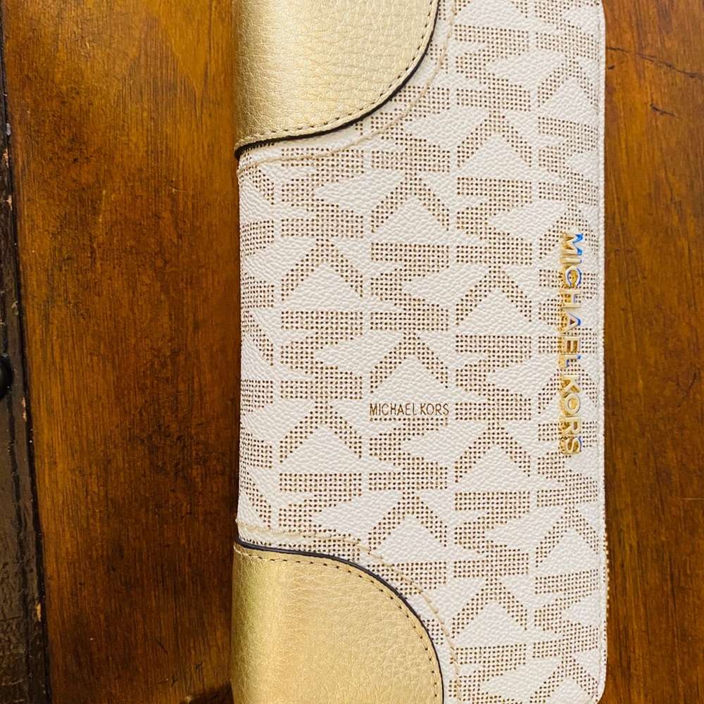 Michael Kors wallet